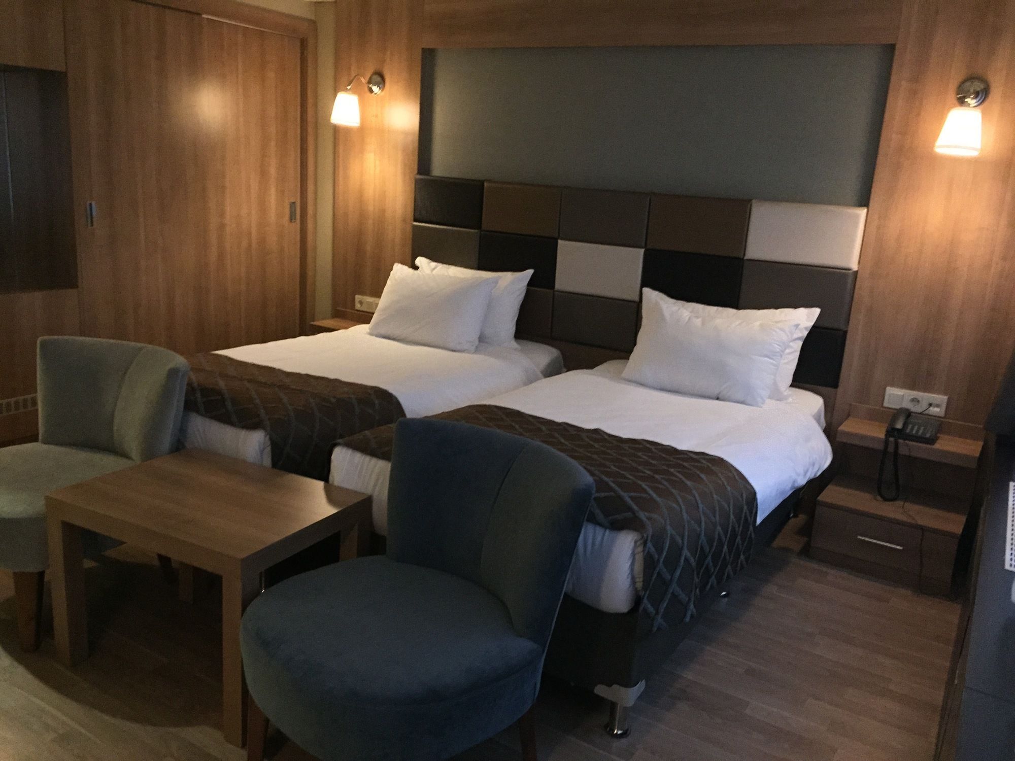 Kadikoy Park Suites Истанбул Екстериор снимка